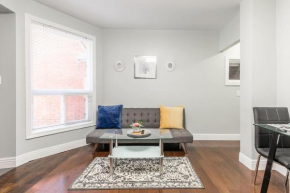 Chic 3BR apartment in Queen West, Downtown Toronto